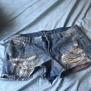Old Navy size 10 semi fitted jean shorts